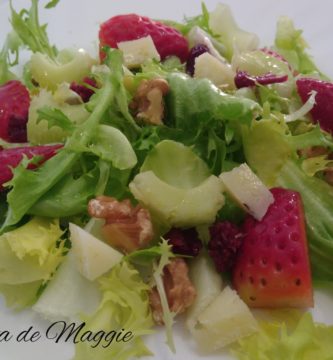 Ensalada de escarola y fresas