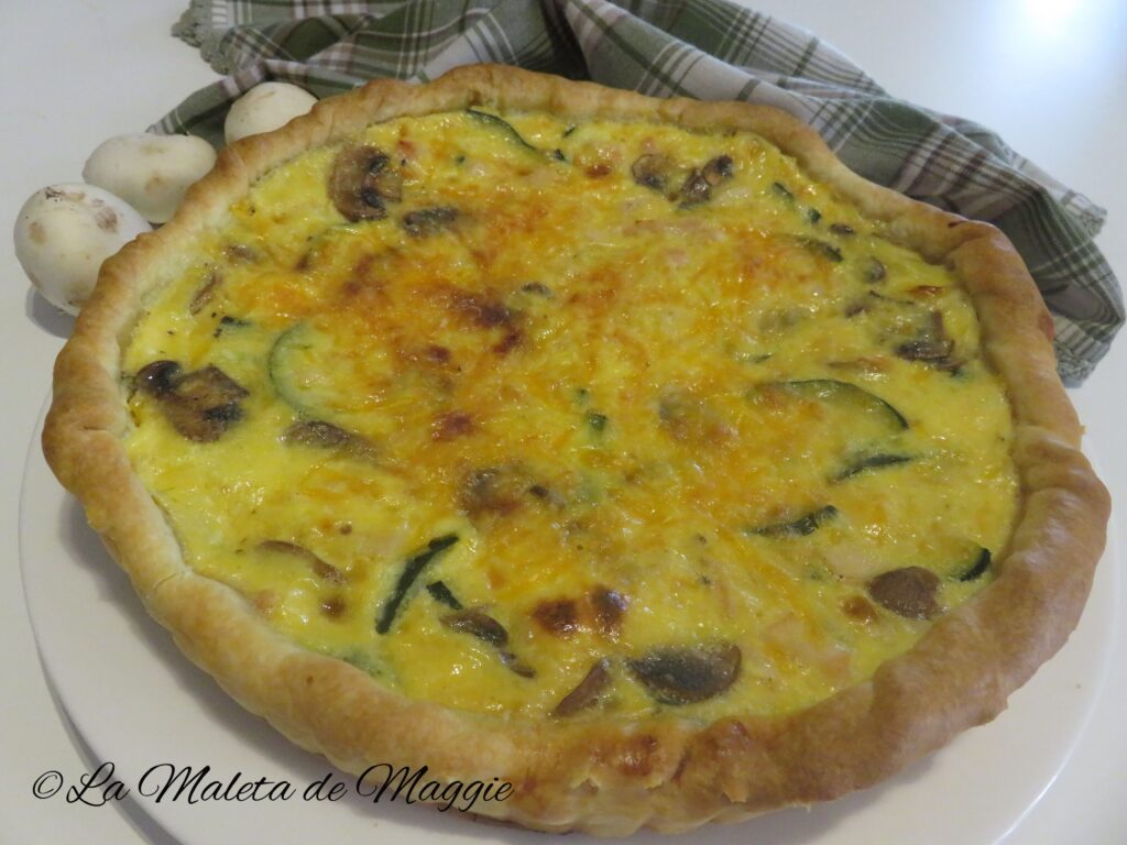 Quiche-de-champiñones-pollo-y-calabacín