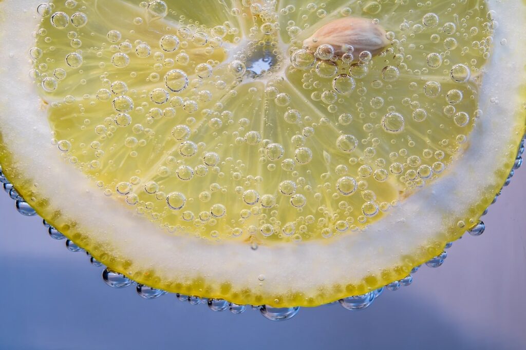 agua con limón