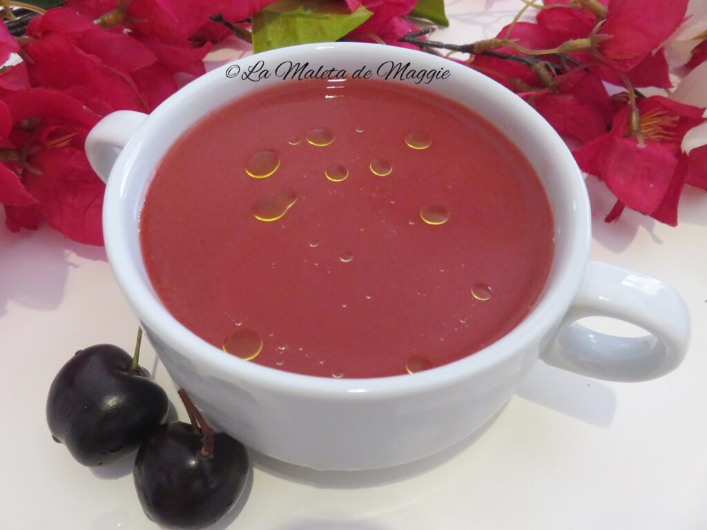 Sopa fría de cerezas