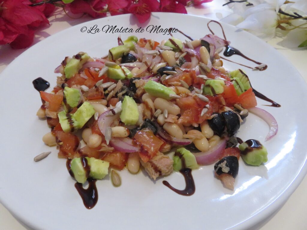 ensalada de alubias y atún