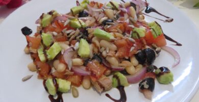 ensalada de alubias y atún