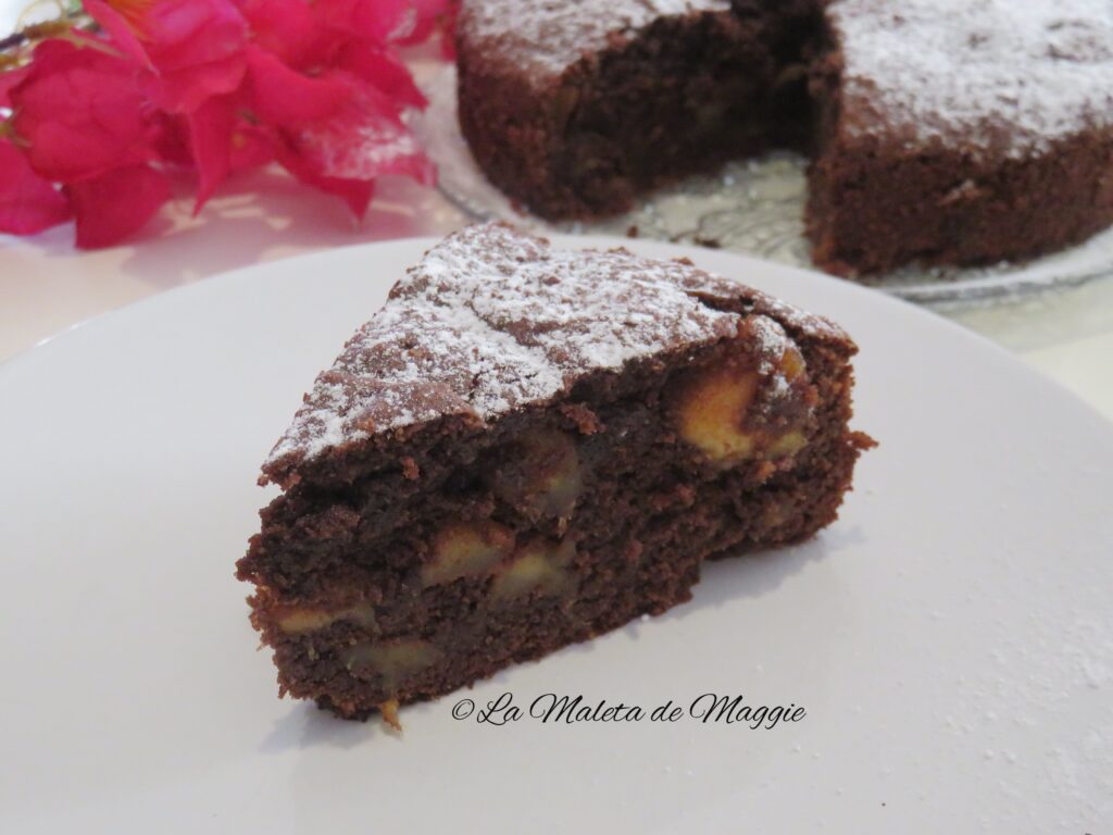 Bizcocho de chocolate y manzana